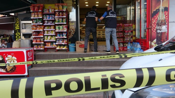 Adana'da kuruyemişçi infazı! Herkesin gözü önünde silahla vurup kaçtılar - Resim: 1