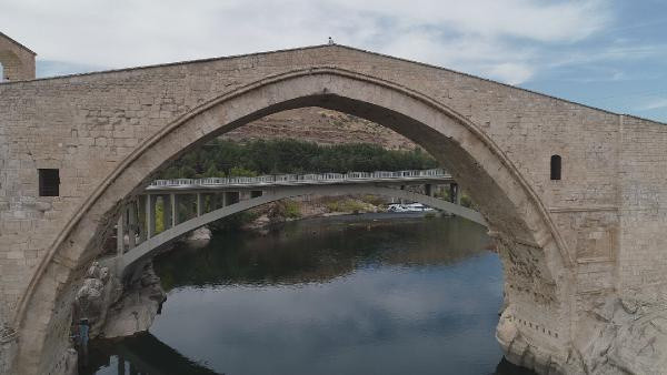 900 yıllık! Dünyada tek: Diyarbakır'da ezber bozan görüntü isyan ettirdi - Resim: 2