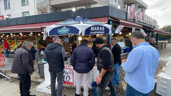 Hamsi ucuzladı vatandaş tezgahlara akın etti: İşte fiyatı... - Resim: 1