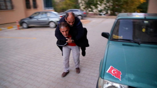 Gümüşhane'de 2 yıl boyunca hareket etmeden yattı! Tek bir isteği var - Resim: 1