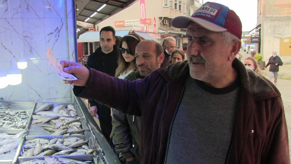 Artvin'de hamsinin fiyatını düşürüp kampanya yaptı! 5 TL'yi duyan akın etti - Resim: 0