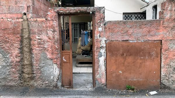 Adana'da 2 haftadır haber alınamıyordu! Eve giren ekipler şok oldu - Resim: 0