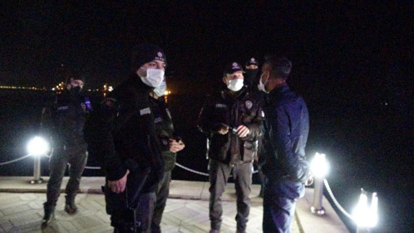 Zonguldak'ta köprü ayağına yapıştırılan not ekipleri alarma geçirdi! Yazık günah değil mi? - Resim: 1