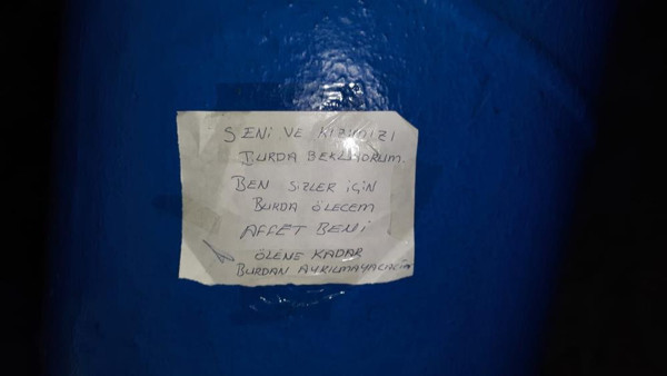 Zonguldak'ta köprü ayağına yapıştırılan not ekipleri alarma geçirdi! Yazık günah değil mi? - Resim: 0