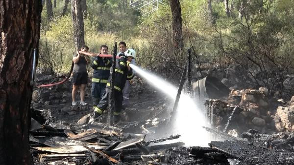 Antalya'da gözyaşlarına boğularak izledi: Ne yapacağımızı bilmiyoruz - Resim: 0