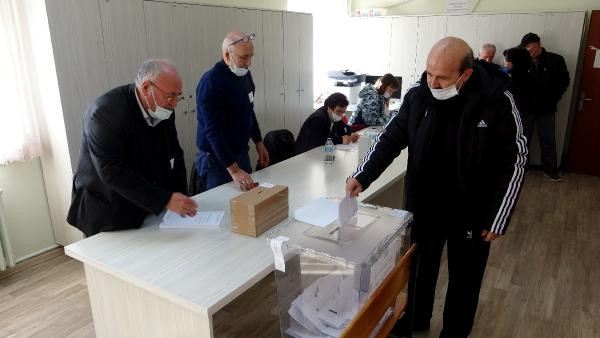 Edirne ve Tekirdağ'da vatandaşlar bu kez sandığa gitmedi! Seçime ilgi az oldu - Resim: 0