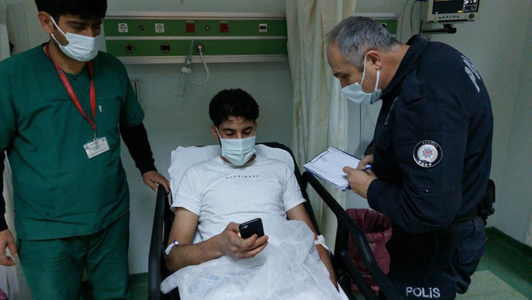 Samsun'da bankta otururken Suriyeli genç hayatının şokunu yaşadı - Resim: 0