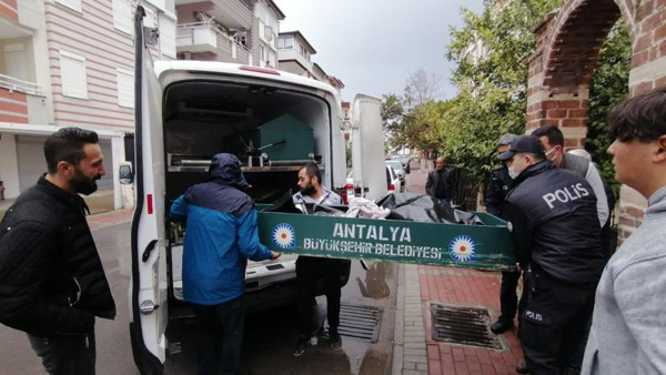 Antalya'da sabah odaya giren annenin dünyası başına yıkıldı - Resim: 0