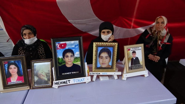 Diyarbakır'da acılı baba isyan etti: Sen orada esir alınmışsın, duyuyorsan bir an önce... - Resim: 0