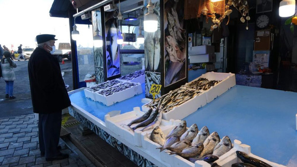 Balık fiyatları yükselişe geçti! Tezgahlar yüzleri güldürmedi - Resim: 0