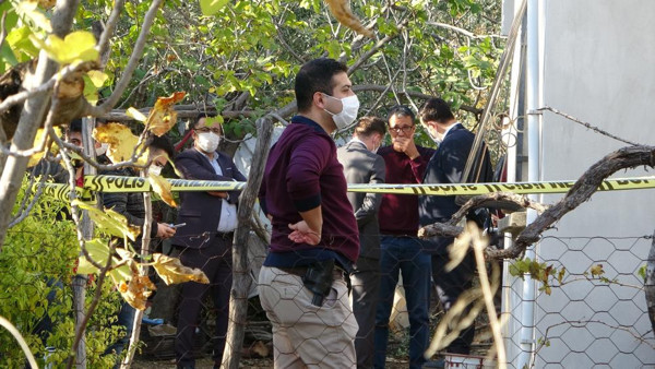 Adana'da eczane dönüşü eve gidince dünyası başına yıkıldı! Kanlar içinde buldu - Resim: 0