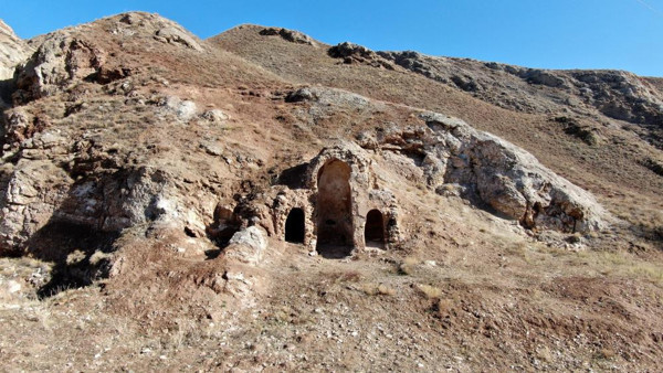 Dinler tarihini değiştirecek keşif! Sivas'ta gören şaştı kaldı: 3 bin yıllık - Resim: 0