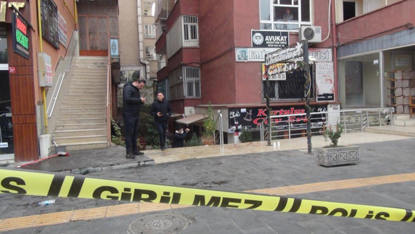 Diyarbakır'da adliye çıkışı ortalık karıştı: Ölü ve yaralılar var - Resim: 0