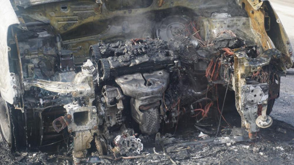 Edirne'de Bulgar vatandaşın aracı yandı! Çaresizlik içerisinde seyretti - Resim: 0