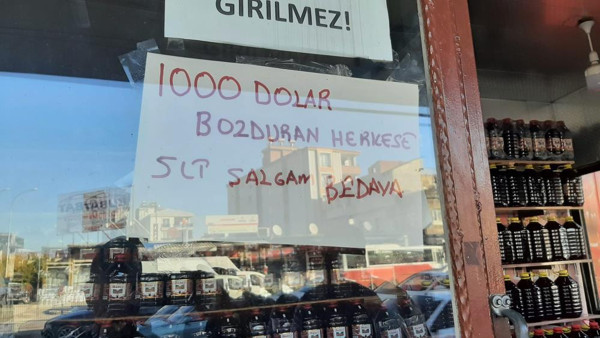 Osmaniye'de esnaf kampanya başlattı! 1000 dolar bozduran herkese hediye - Resim: 0