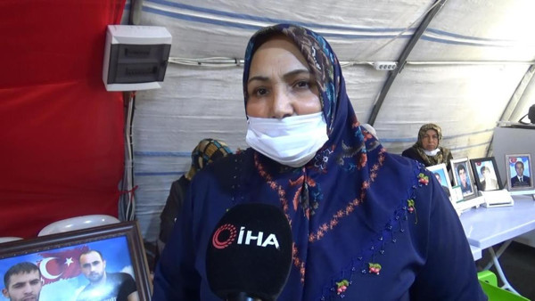 Acılı anne oğluna seslendi: Kardeşini devlet değil, HDP ile PKK’lılar öldürdü - Resim: 0