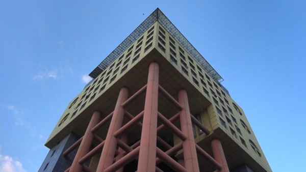 Dünyanın en saçma binasına en saçma veda! Yarım saat sürdü: Kahramanmaraş'ta gören şaştı kaldı - Resim: 1