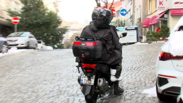İstanbul'da motokurye yasağına uyan yok! Vali Ali Yerlikaya ihbar edin cezayı basalım dedi - Resim: 0