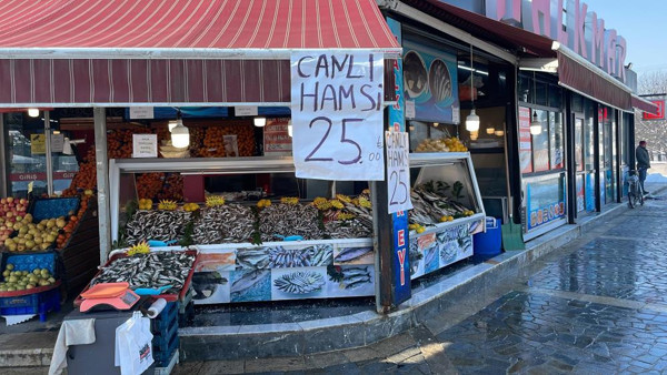 Havalar soğuyunca balık tezgahları doldu taştı! Hamsinin fiyatı düştü - Resim: 0