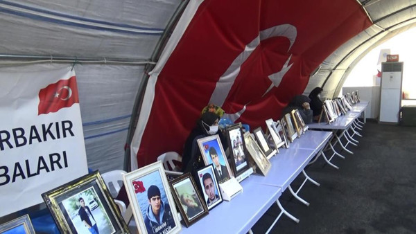 Üniversite okurken HDP'liler kaçırdı! Acılı anne oğlunu HDP’den istiyor - Resim: 0