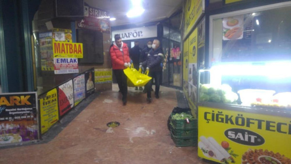 Kocaeli'de iş merkezinde cesedi bulundu! Vücudunda darp izleri tespit edildi: 10 saat önce... - Resim: 0