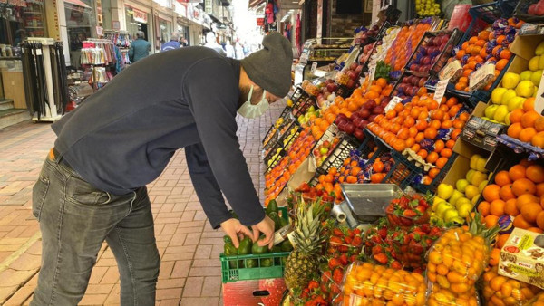 Kiloyla değil adetle satılıyor! Tanesi 13 TL: Yemek yerine maske için alıyorlar - Resim: 0