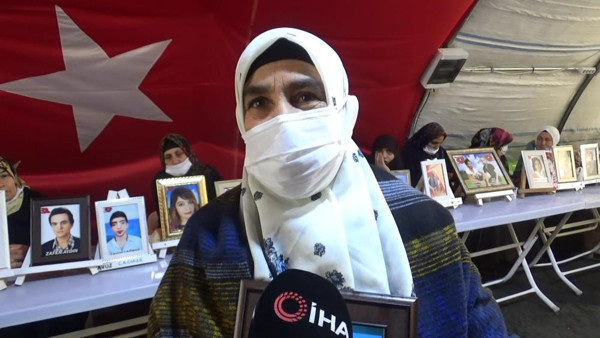 Evlat nöbetinde 901. gün! Oğlunun hasretiyle yanıp tutuşuyor: Kürtçe çağrı yaptı - Resim: 0