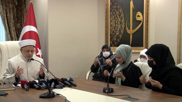 Müslümanlardan etkileyen Alman kadın İslamiyeti seçti: Yeni doğmuş gibiyim - Resim: 0