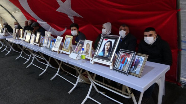 '9 yıldır ben ölü gibiyim' deyip engelli kızına seslendi: Ne ceza var ne de işkence - Resim: 0