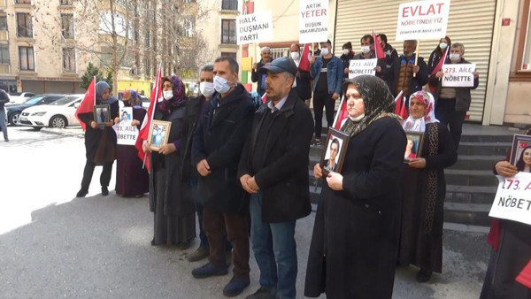 Oğlunun karaciğeriyle yaşıyor! Acılı baba HDP'ye seslendi: Evlat nöbetine katıldı - Resim: 0