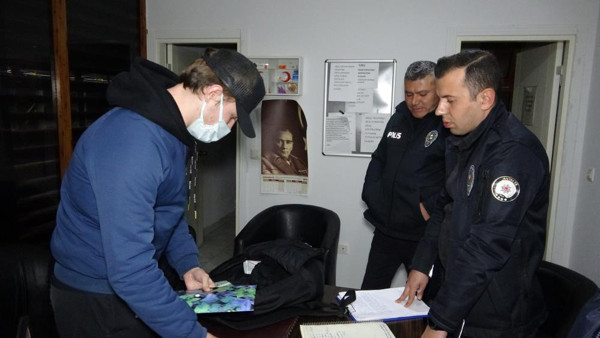 Rus turisti Antalya'da şaşkına çeviren olay! 30 dakikada oldu: Türkiye’nin böyle olduğunu düşünmüyordum - Resim: 0