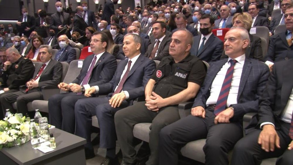 'Dua ederek bekleyemeyiz' diyen Vali Ali Yerlikaya İstanbul'u bekleyen 9 tehlikeyi açıkladı - Resim: 1