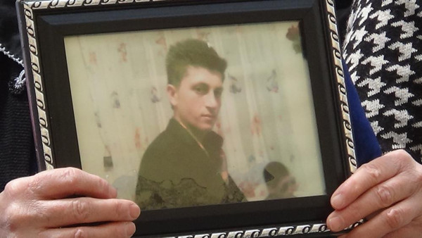 HDP önündeki ailelerin evlat nöbetine 284'ncü aile katıldı - Resim: 0