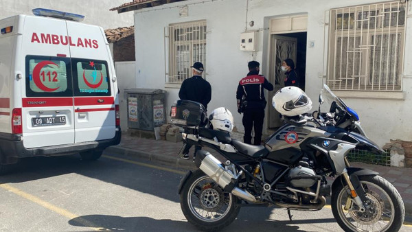 Aydın'da eşinin ölüm haberi üzerine cinnet geçirdi! Sağlıkçılara zor anlar yaşattı: Ateş açtı - Resim: 0