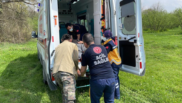 Düzce'de babasının mezarını ziyarete gitti! Neye uğradığını şaşırdı: Bir anda kanlar içinde kaldı - Resim: 0