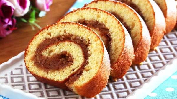 Böyle bir lezzeti pastanelerde bulamazsınız! İşte dillere destan elmalı rulo kek tarifi - Resim: 0