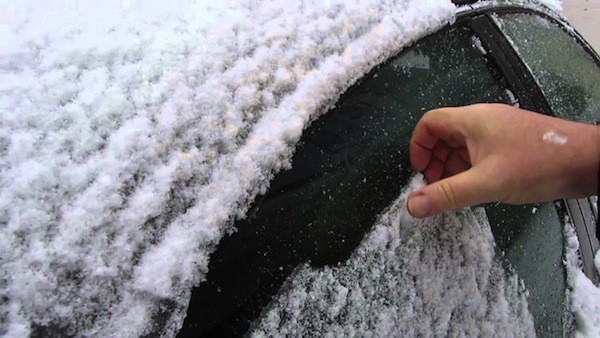 Buz tutan araba camına sirke farlara diş macunu sürünce... - Resim: 1
