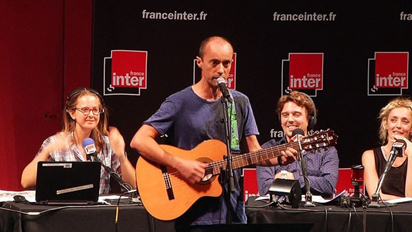 Fransız şarkıcının küstahlığına bakın! Reina için olay sözler - Resim: 2