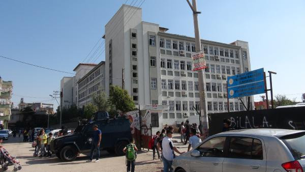 Okul bahçesinde bulunanlar şoke etti! - Resim: 4