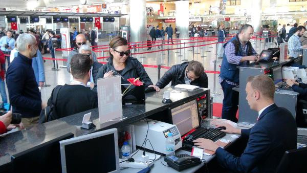 Sevgilisinden ayrıldı ruhunu arındırmaya gitti! - Resim: 3