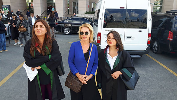 Hale Soygazi'nin Türk halkına söyledikleri olay : 'Fakir ve çaresiz...' - Resim: 2