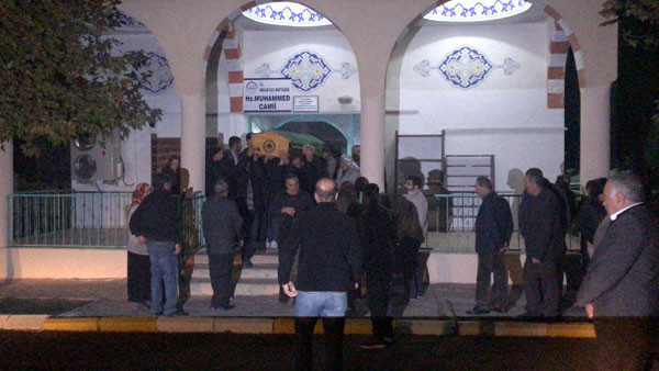 O PKK'lının cenazesini HDP'li milletvekilleri gömdü! - Resim: 3