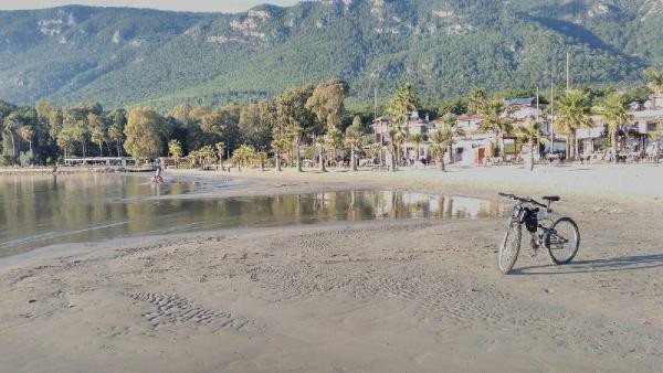 Vatandaşı şaşırtan görüntü: Sular 25 metre çekildi! - Resim: 1