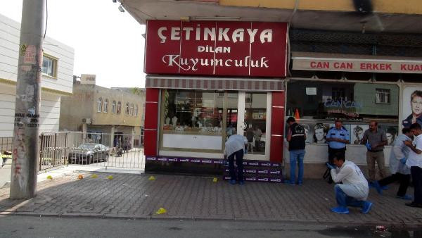 Sarı yağmurluklu dehşet! Güpegündüz yaşandı - Resim: 2