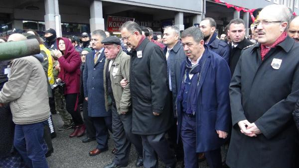 Gözyaşları sel oldu! Şehit evlada son bakış yürekleri dağladı - Resim: 3