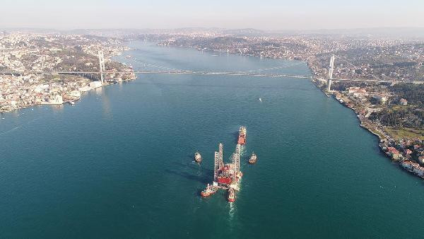 Boğaz'da neler oluyor buraya kadar geldi köprüyü yıkabilirdi! - Resim: 1