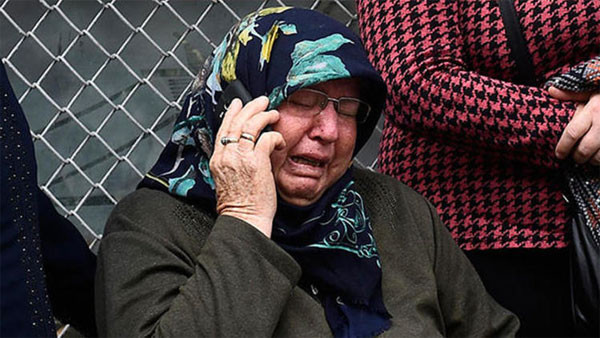 Hırsızların öldürdüğü gencin cenazesinde kavga çıktı! Öz ve üvey baba... - Resim: 4