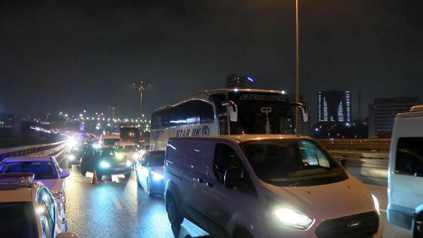 İstanbul'da intihar girişimi: Trafik alt üst oldu! - Resim: 3