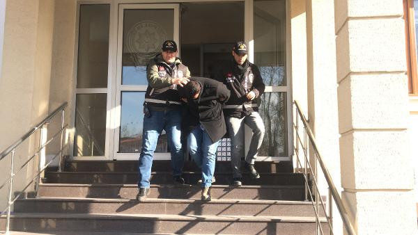 Akılalmaz hırsızlık! Duvarı delip 500 bin liralık... - Resim: 4