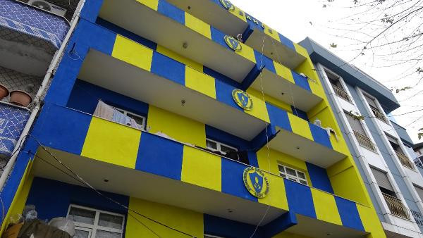 Fanatik taraftar apartmanı sarı lacivert renklere boyattı - Resim: 1